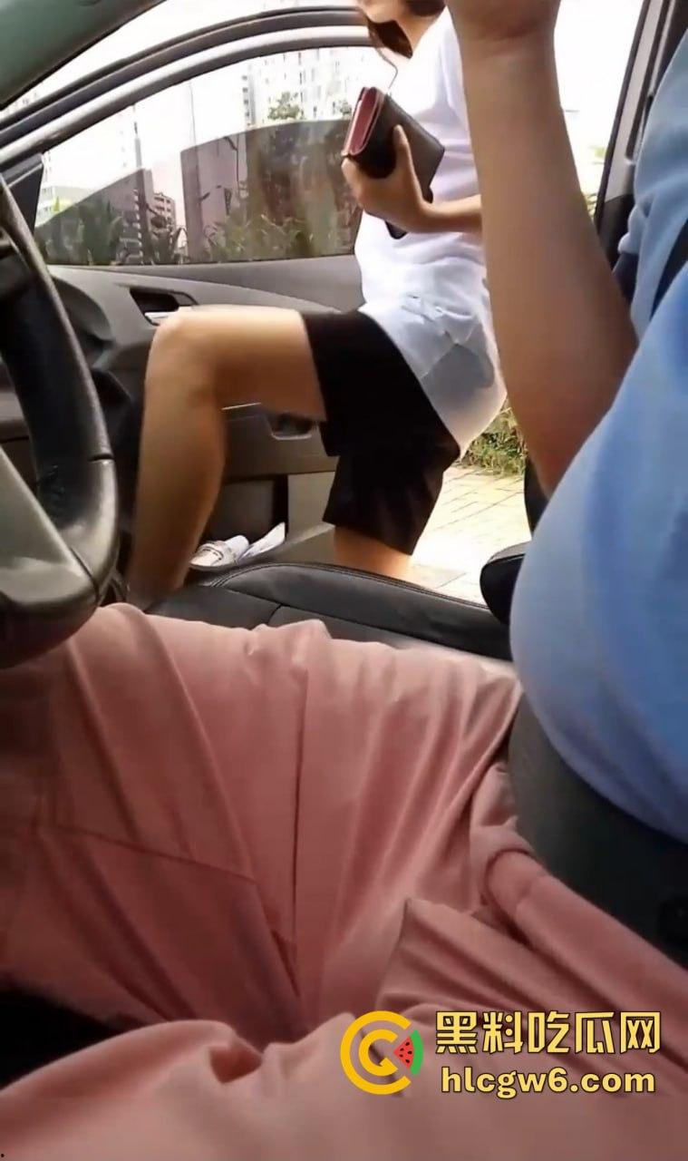 润到韩国钓上极品韩国少女,土豪带妹子乡间小道停车,直接在车里吹箫被口爆,这骚操作真是会来事!-5