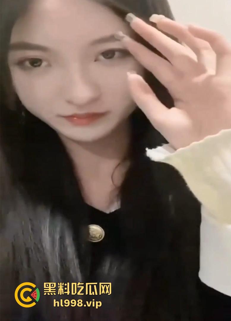 北京科技学院【燕明希】上演毕业即巅峰！一边吃低保一边勾引大叔，背地还玩他儿子！-1