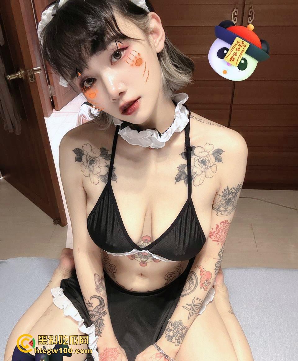 台湾【桃园娜美】大尺度视频曝光,清纯脸蛋下藏着风骚母狗灵魂,骚穴美乳全开,镜头前浪叫得让人鸡儿直挺!-3