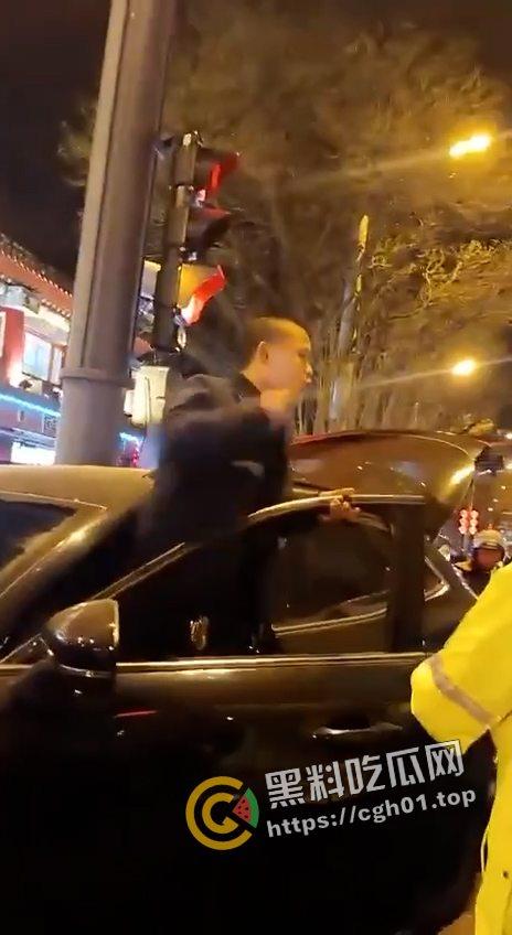 北京二环宽街路口兰博基尼连环撞人 死伤数十人 微博相关报道被封禁 男子疑似高官子弟 现场视频曝光-4