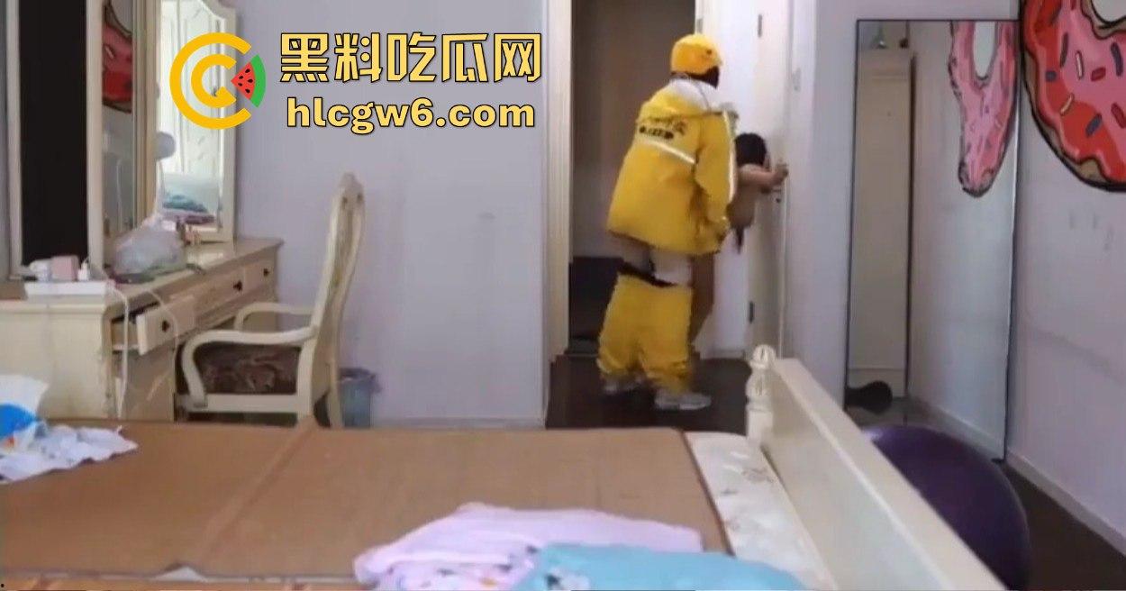 美团宣传片送炮小哥出新高度,剧情堪比三级片,男主日完逼拔屌无情跑得比外卖还快,裤子穿好全程不带犹豫!-6