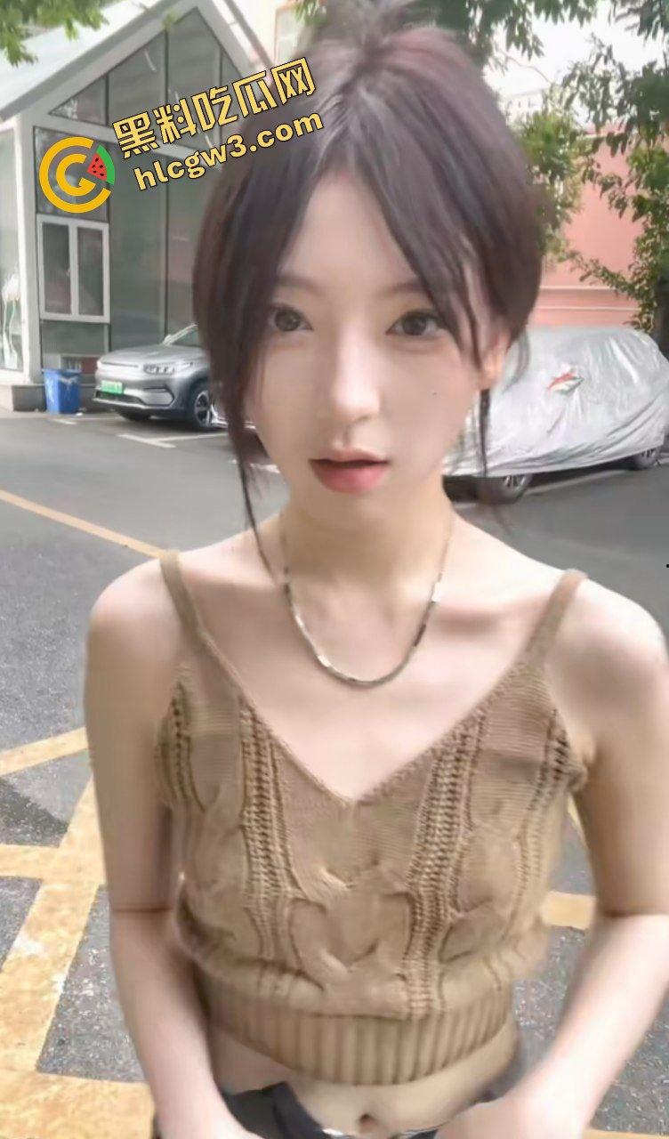 广州南站小巷子母狗骚鸡妹『唐妙怡』做鸡被大哥看上包养 情趣黑丝站起来蹬!独家流出!-1