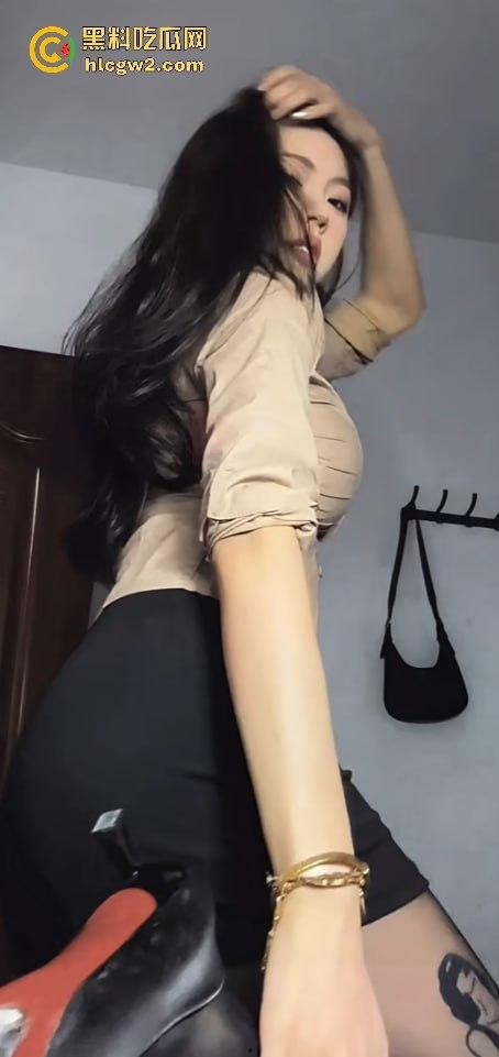 快手抖音网红【嫂子】被灌醉强上!视频流出,欲拒还迎的表情看得人撩人至极!独家爆料!-4