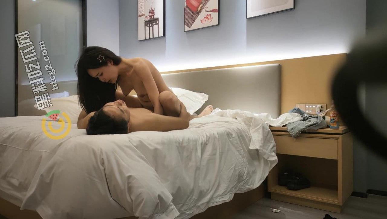 性感模特外围露骨做爱大曝光,模特外围生活被探花偷拍,惊艳画面全网疯传,她的秘密生活无处遁形-4