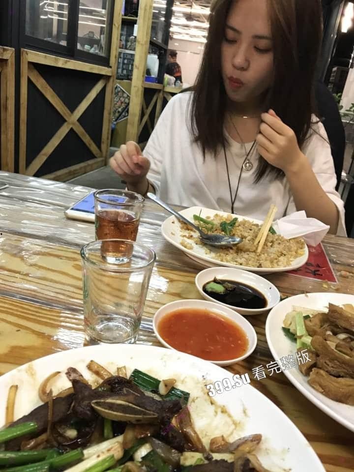 长相甜美的大一新生 抢手学妹被校内老油条设酒局灌醉  带回房间拍摄迷奸视频  露脸无套内射-7