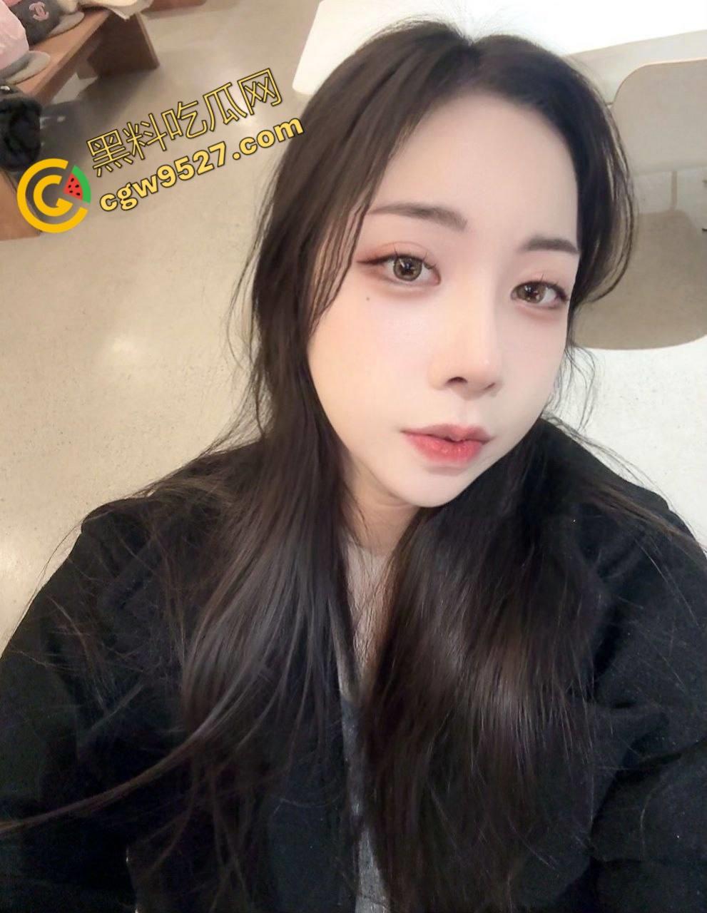 放荡精神小妹嫩穴纹莲花,纹身师火撩湿身大战,情欲四溢,人间失格,尽诉痴女欲求!-3