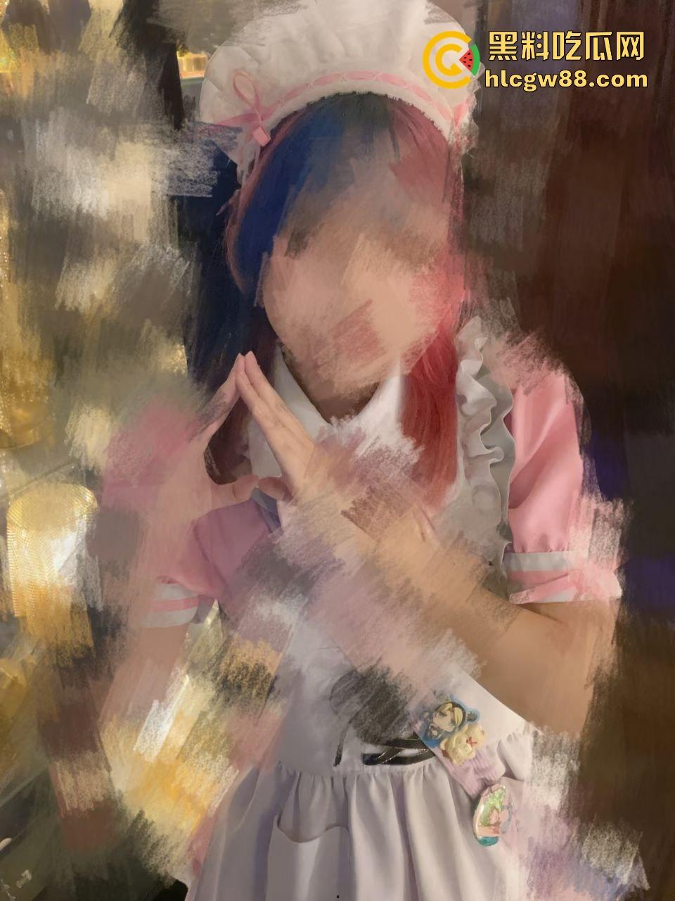 抖音反差嫩妹骚婊【相咕烧麦】化身洛丽塔女仆淫荡吃鸡，私人影院做爱无套内射白浆涌出！-5