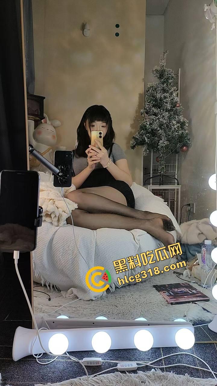 酒店门都没关开着门后入她 第一视角爆炸感拉满  真实一炮太刺激 谁玩谁上瘾！-2