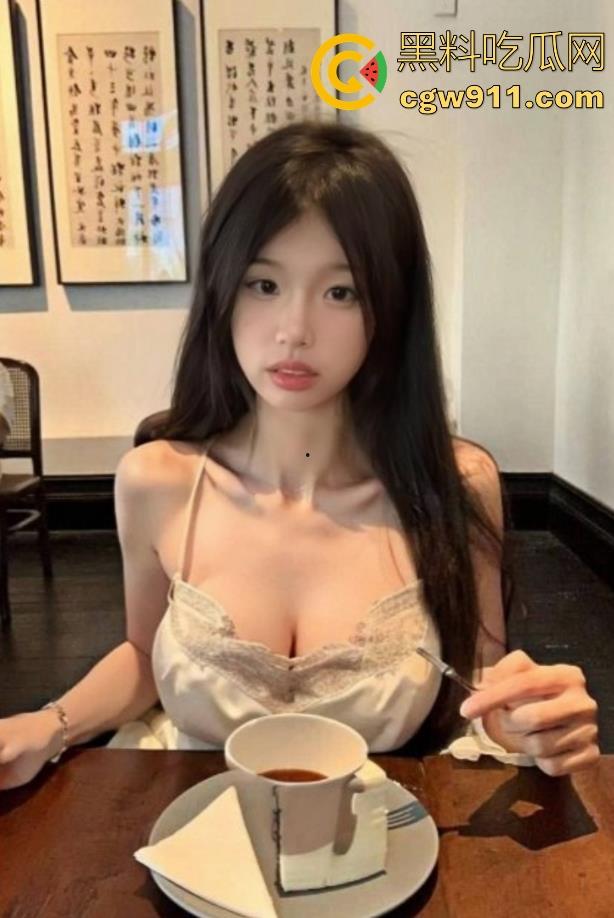 湖南师范大学【张芸】被富二代包养,丰满巨乳,青春气息扑面而来,身着情趣制服被猛干 !-1