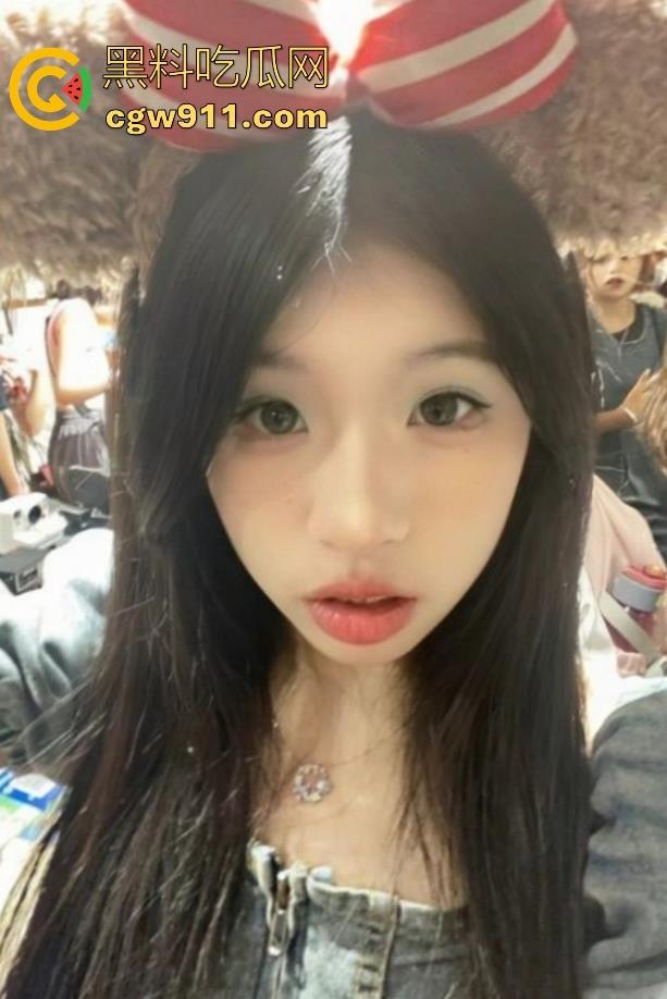 湖南师范大学【张芸】被富二代包养,丰满巨乳,青春气息扑面而来,身着情趣制服被猛干 !-3