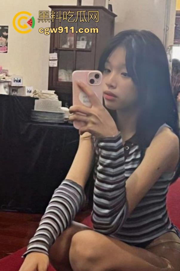 湖南师范大学【张芸】被富二代包养,丰满巨乳,青春气息扑面而来,身着情趣制服被猛干 !-4