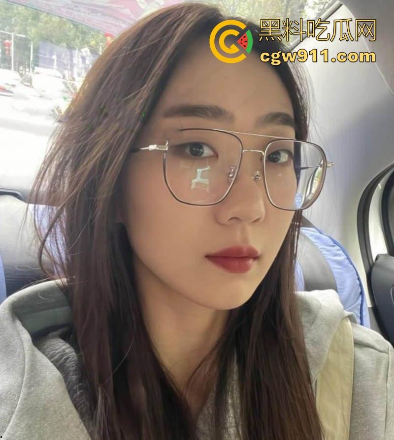 佛山南海一中语文老师【苏怡】私密视频流出，端庄外表藏骚心，极品身材露脸性爱，口交自慰挑逗欲火！-2