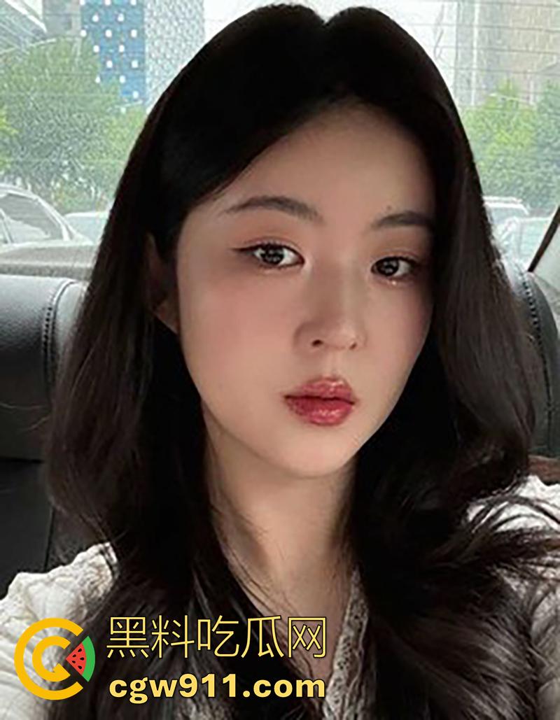 人妻门事件,天津新婚人妻【刘洋】,翘臀长腿口技一流,背着老公偷情主人,穿情趣内衣调教,被打桩操得到白浆横流!-3