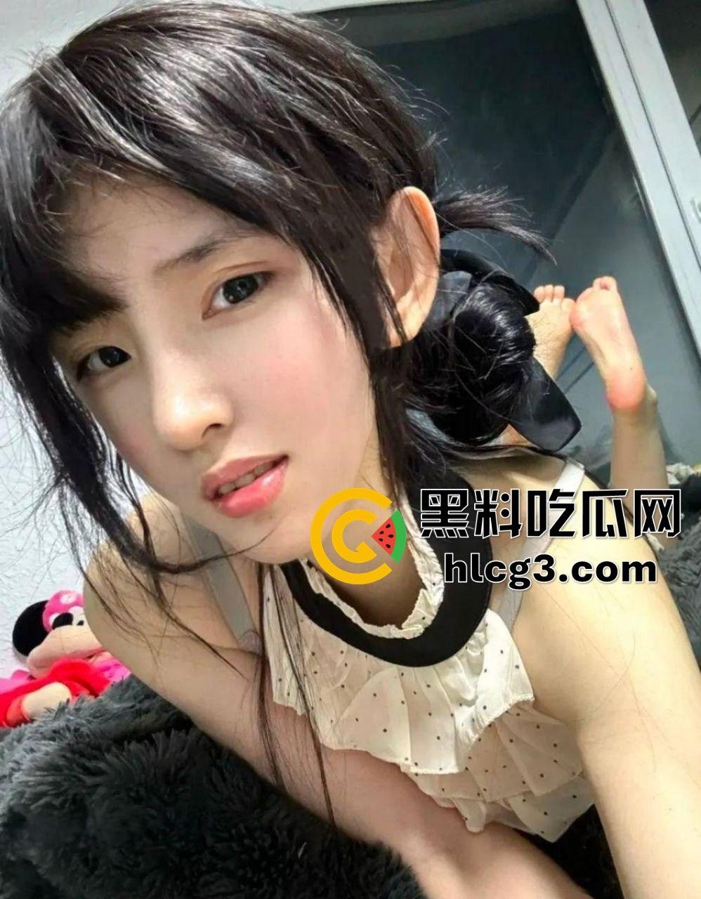 抖音12万粉仙女反差大曝光!校花级网红『张人o』自曝自慰,口交自拍超长视频震撼泄密!-8