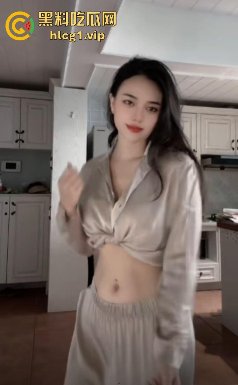 生活不易 建筑高工卖艺！抖音50万粉丝 【美洲豹66】单亲妈妈 巨乳黑丝骚姿挑逗！-7