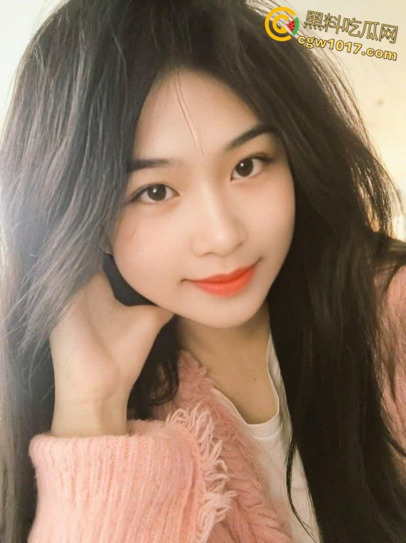 上海反差学生妹【李斯婷】表面清纯女神实则风骚母狗,白虎骚穴自慰猛插,白浆直流!-1