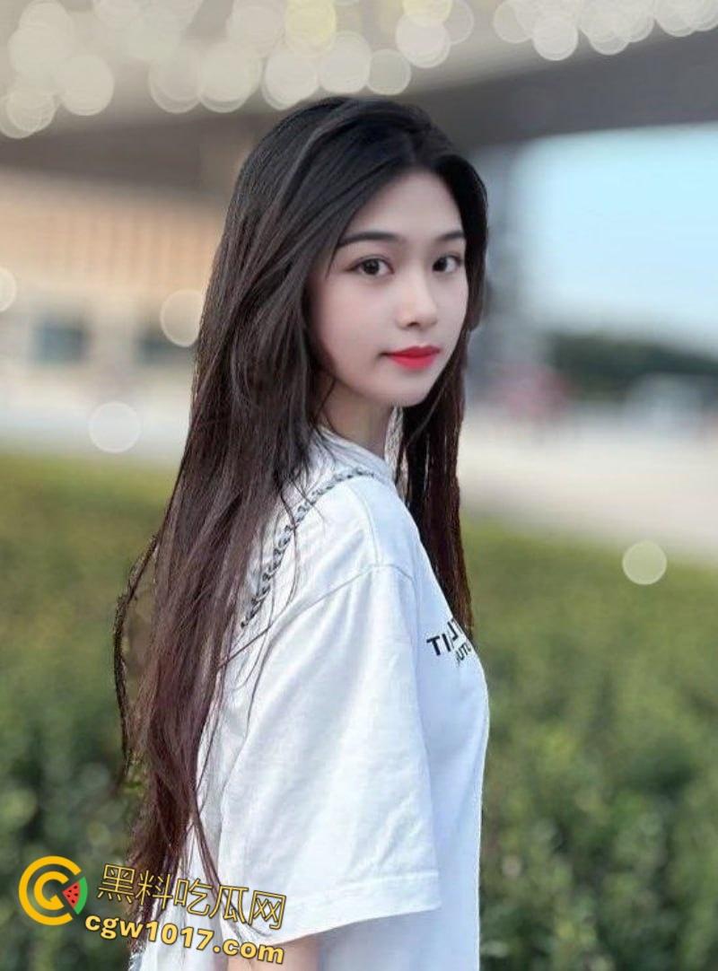 上海反差学生妹【李斯婷】表面清纯女神实则风骚母狗,白虎骚穴自慰猛插,白浆直流!-2