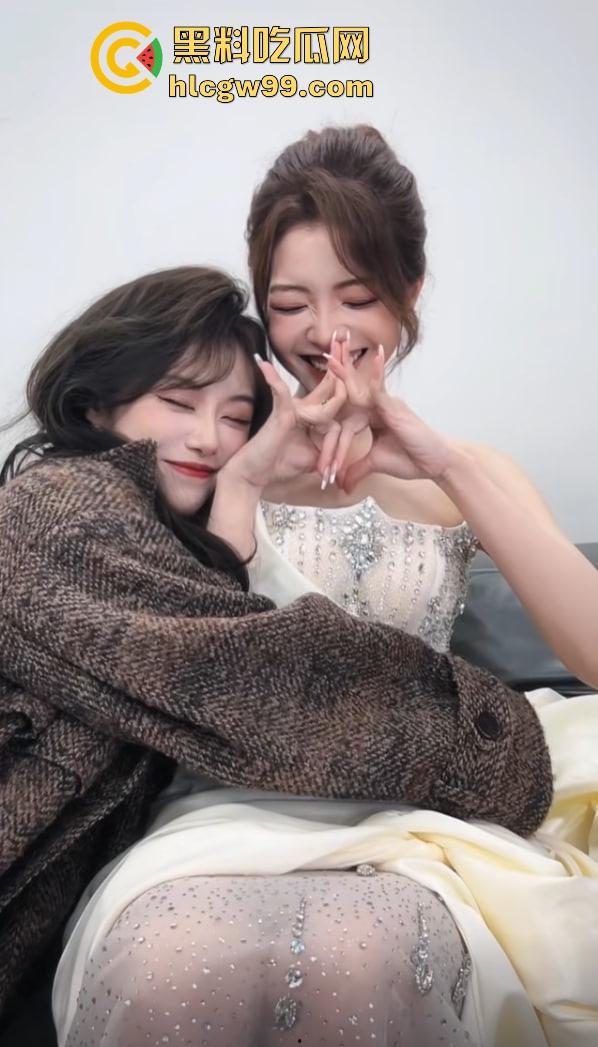 英雄联盟官方女主持【希然lris】不雅视频疯传，自称母狗对镜自慰，淫乱细节引发热议，瓜友们怎么看？-16