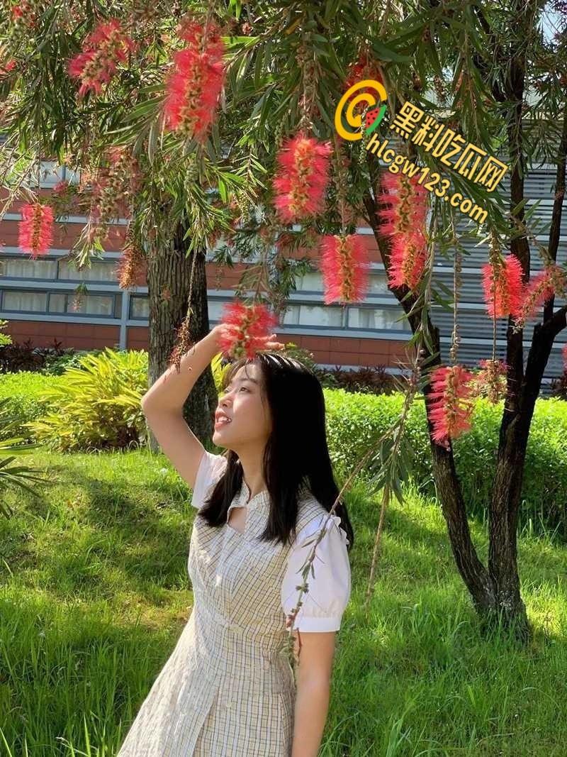 真没想到这么好看的女孩子,被主人调教得如此听话,长腿白丝屁股上写满骚话 !-3