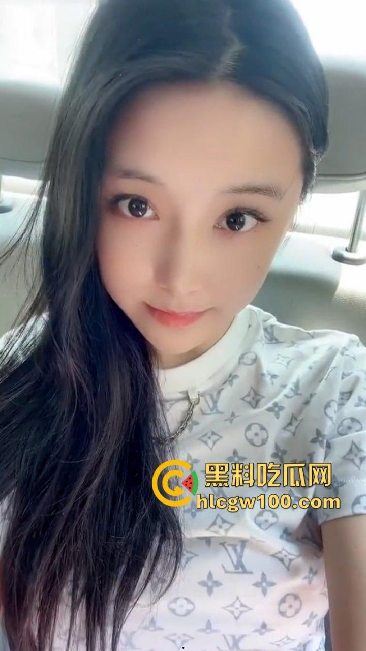 抖音78W粉丝网红【奶雯】VIP群福利视频流出 童颜巨乳白皙皮肤 不愧是女神 就是会勾人！-14