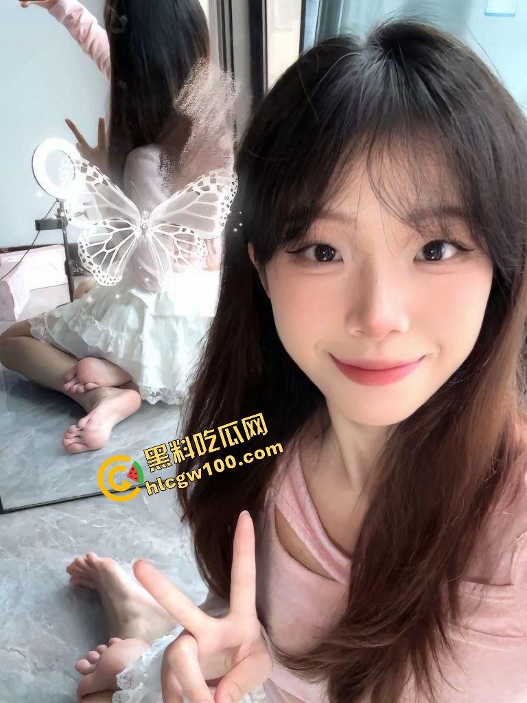 湖北生态工程大专清纯甜御白丝妹『曹桉梅』床上自慰抠逼粉嫩美穴 流水淫叫娇喘发金主！原创独家流出！-2