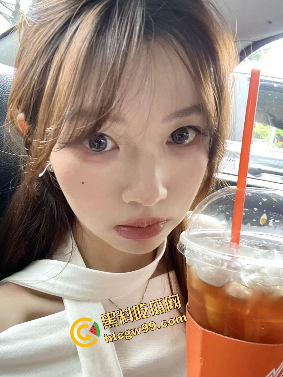 河北中医药甜御细腰尤物【曾欣怡】欠操小母狗与男友玩3P,白皙嫩体口爱后怼暴插骚穴!独家曝光流出!-1