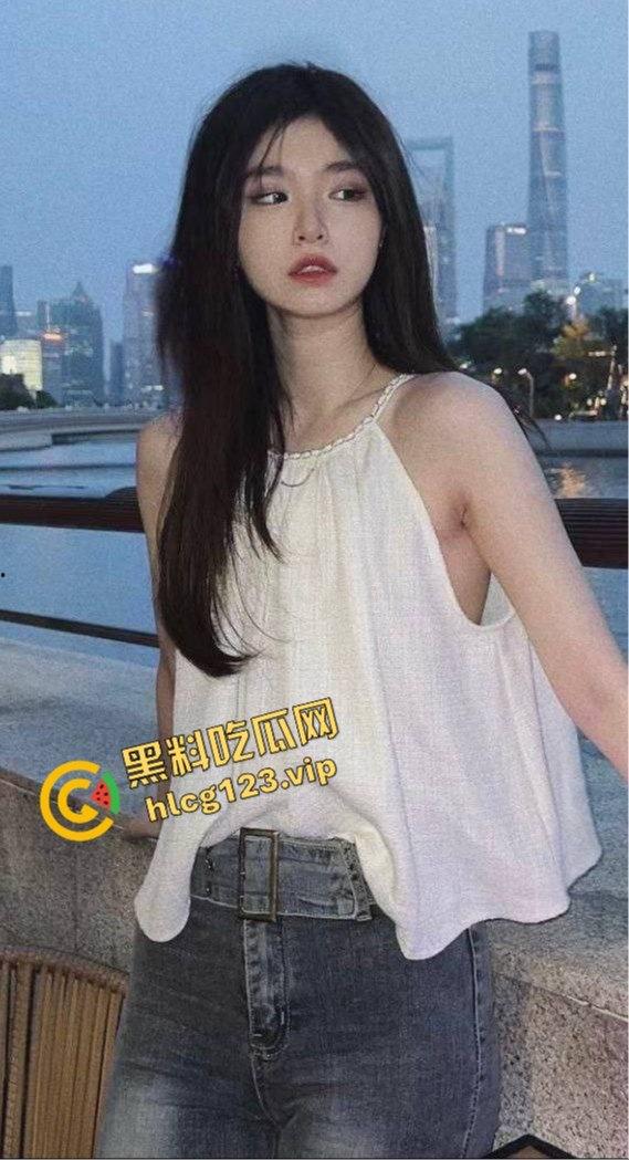 26岁研究生女神【刘美丽】的反差肥臀足控!露胸内衣加嫩乳头双手抓爆,肥臀后入任劳任怨!-6