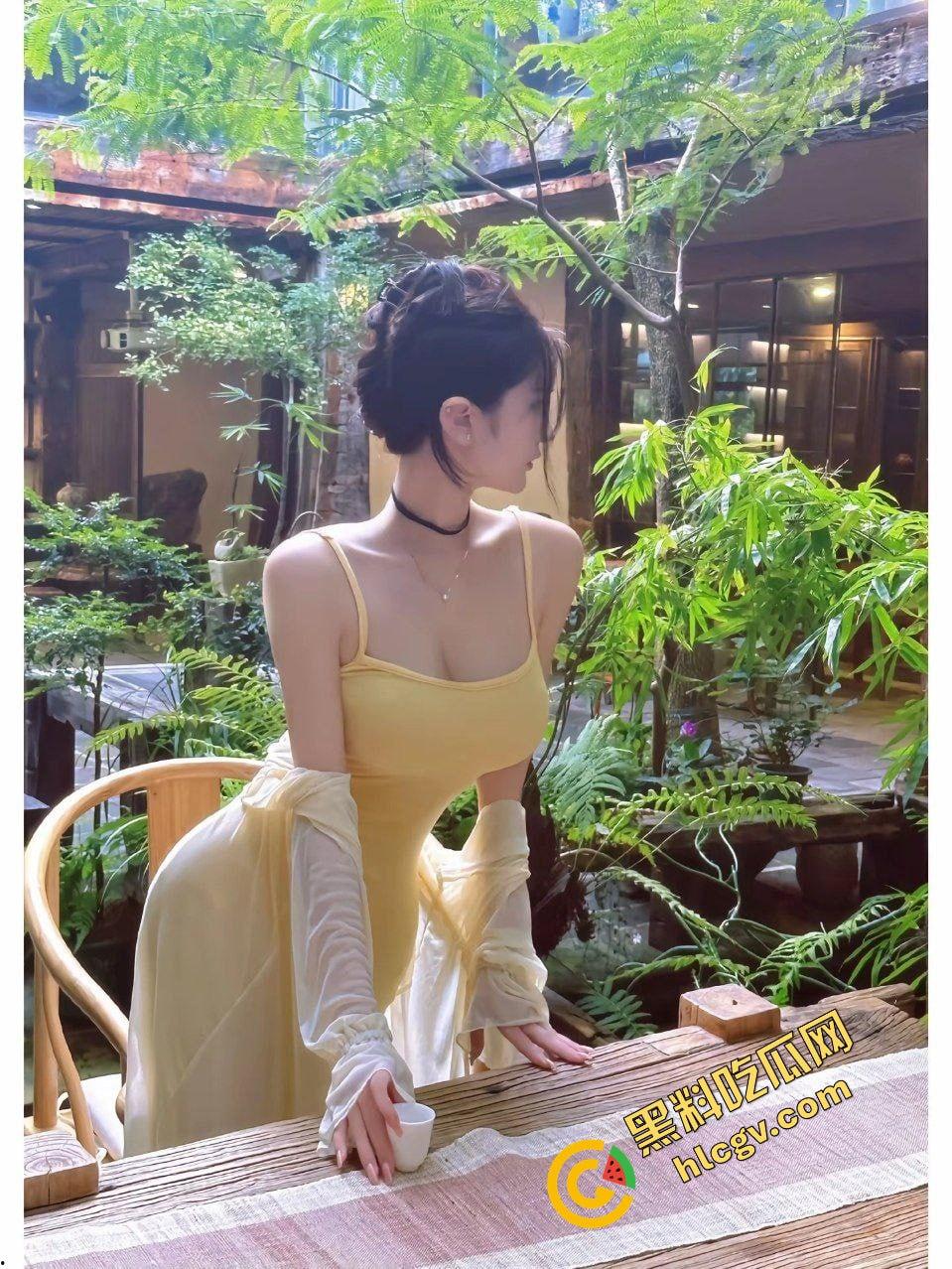 抖音赣南师范科技学院反差骚婊『iiiiii』女大学生下海约炮社会大哥 独家流出!-3