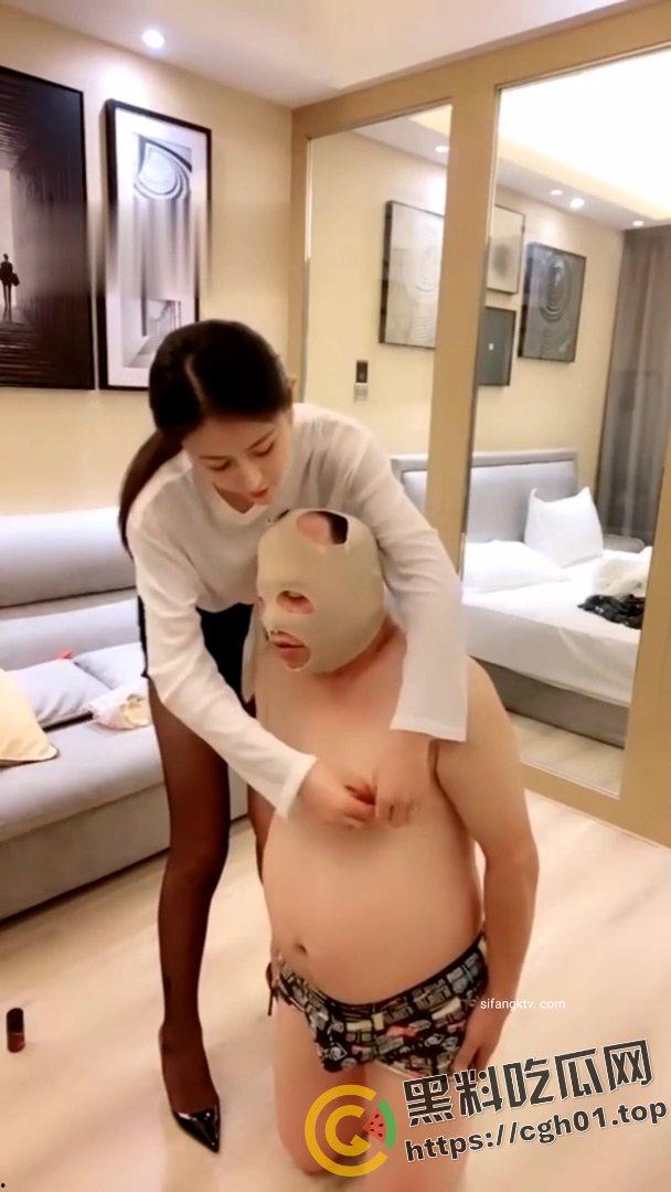 SM翻车现场！M大叔玩不起 当场急眼打起来了 你个公狗M怎么还把主人的胸罩撕烂了呢-3