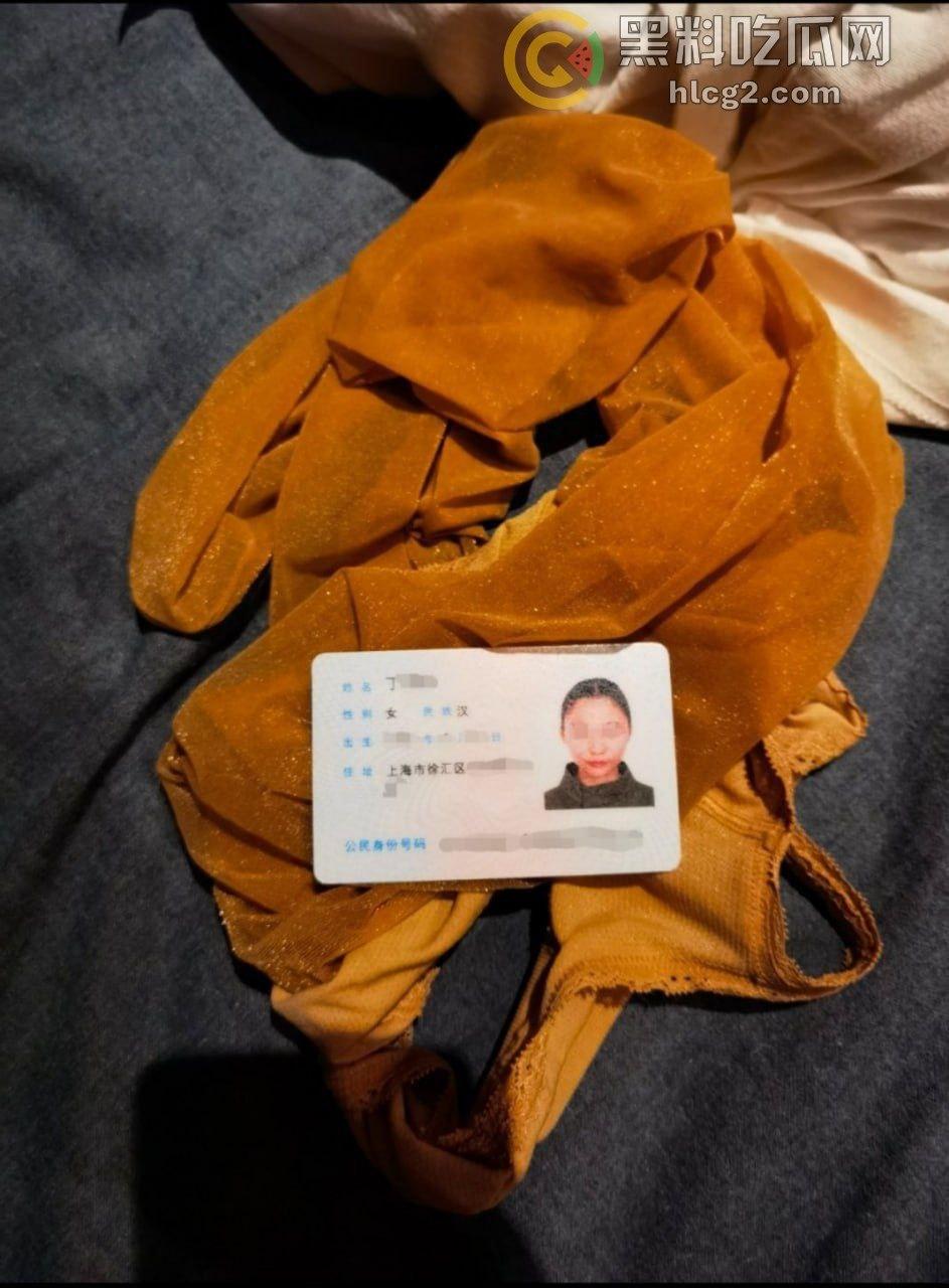 上海财经女大学生「丁一卓」白天乖巧，夜晚转变为性感小母狗！长腿美貌大揭秘-3