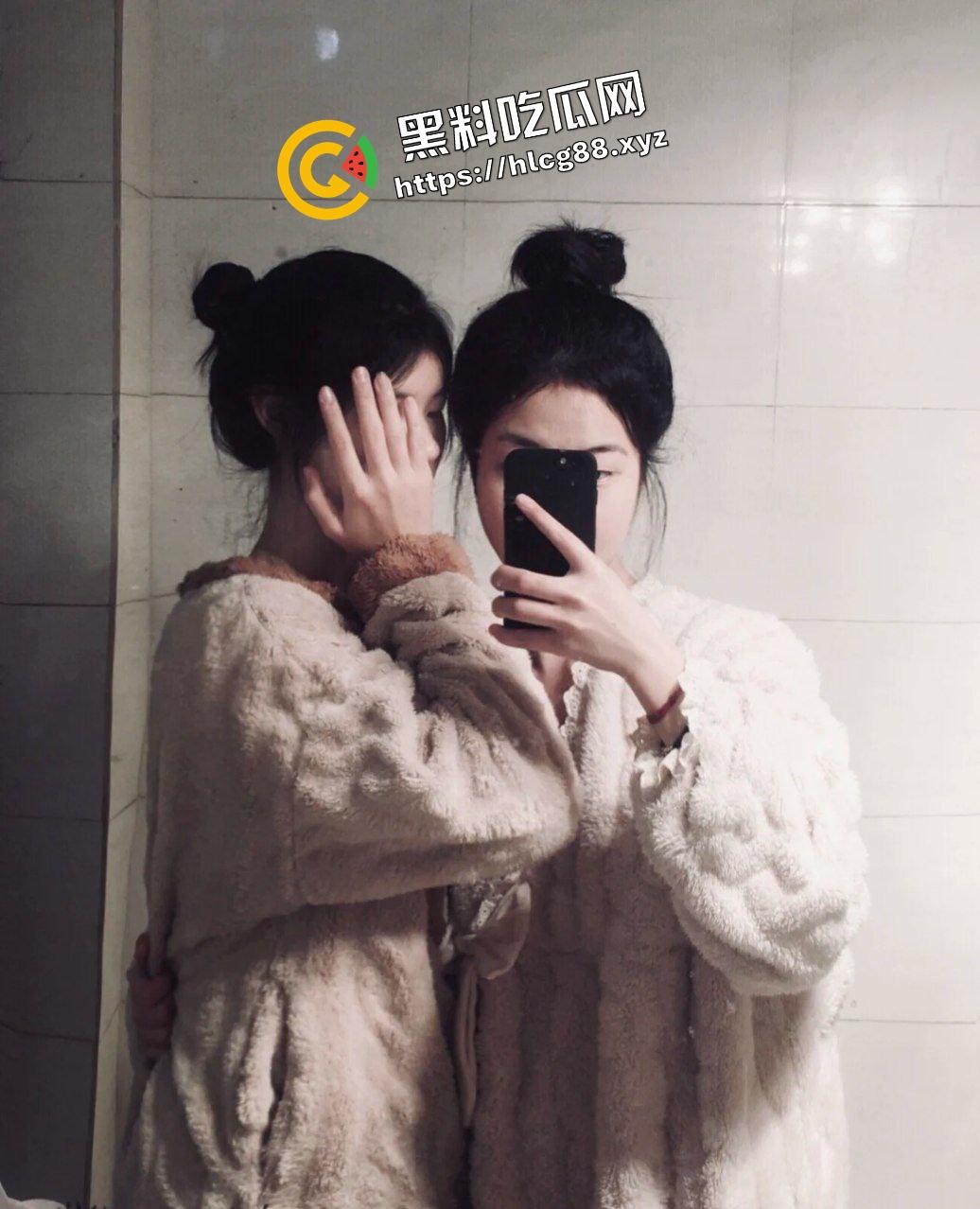 福建艺术职业反差学生骚货【徐雅】带着刚破处的闺蜜酒店约炮大哥，双飞4P全裸肉体碰撞！-3