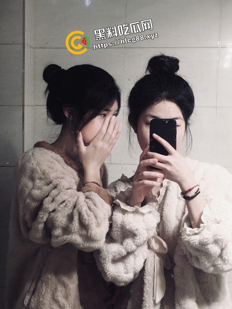 福建艺术职业反差学生骚货【徐雅】带着刚破处的闺蜜酒店约炮大哥，双飞4P全裸肉体碰撞！-4