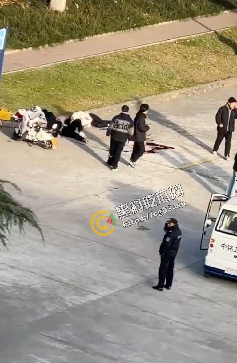 最全！陕西咸阳杨凌职业技术学院北校区 女海王的鱼塘里鱼情杀别的鱼事件 最终海王也被刀 现场画面-5