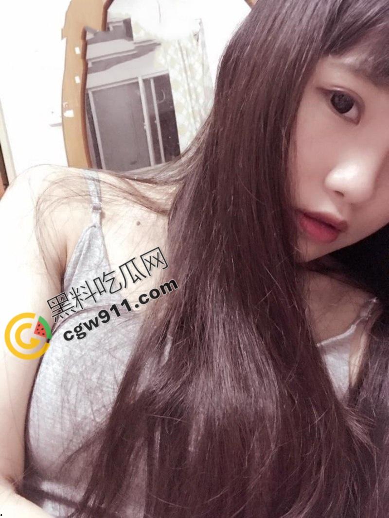 湖南36D豪乳嫩妹【谭郡】淫荡约炮流出!浴缸中粉嫩馒头穴被狠狠爆操,淫水四溅,雪臀乱颤-1