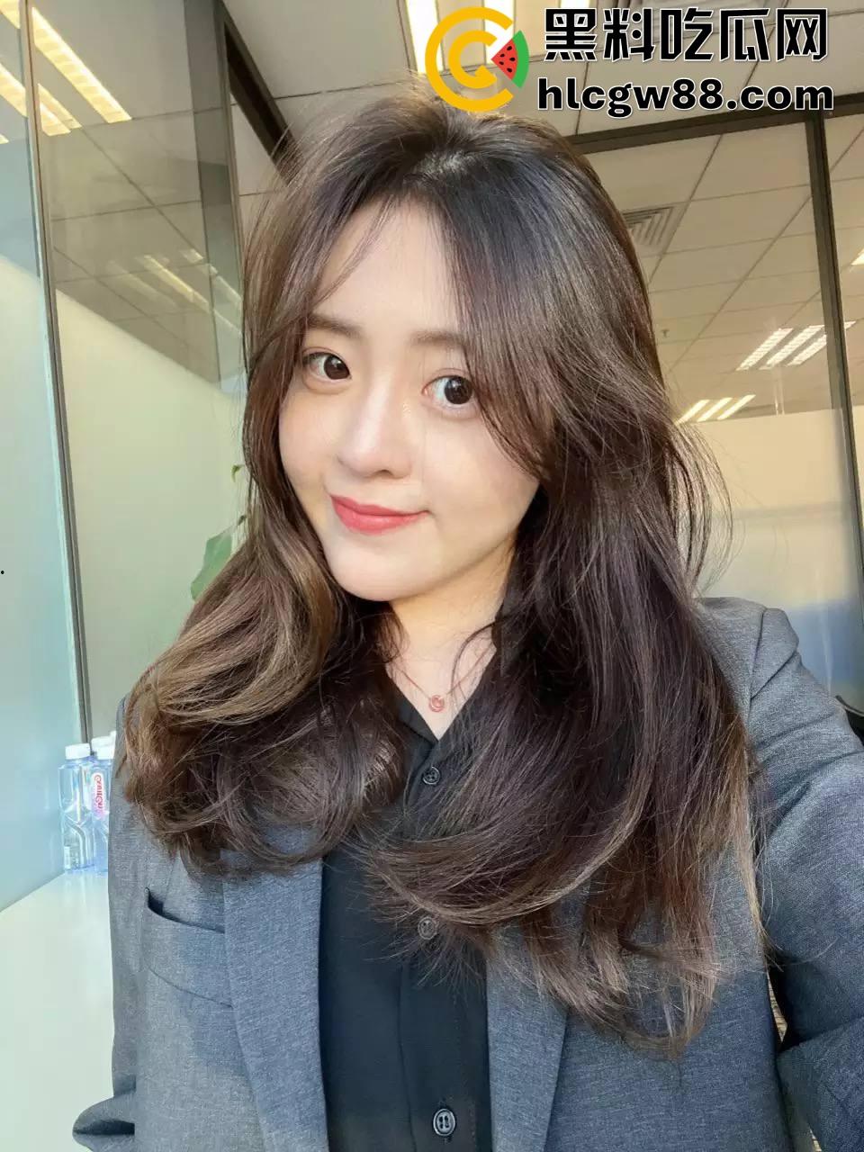 河北瓜友自曝极品前女友,粉嫩美鲍一手可握的大奶,床上会吃会叫骚得没边,如今成了谁的专属母狗?-1