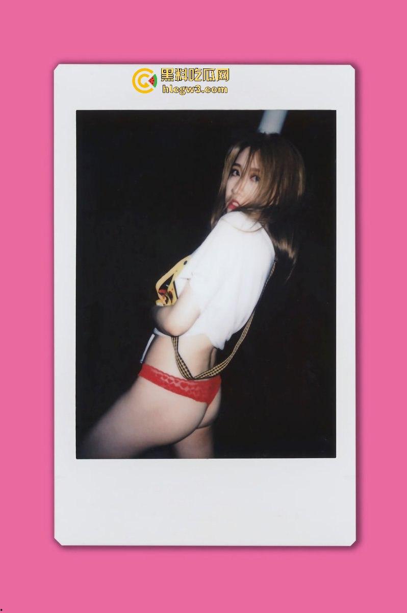 调教大神『电风扇』年底新作 巨乳美女排队圣水伺候舔屁眼,巨乳人妻肥臀扭成波浪,毒龙仰拍画面骚到极致!-26