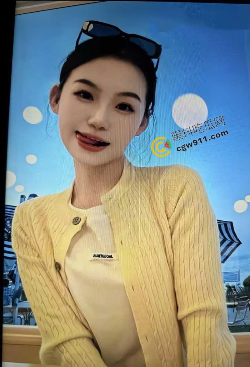 北京女神级美女【刘诗芸】惨遭渣男虐待:脚趾嘬吸,舔屌吸肛,大奶子惨遭掌掴,全程露脸被凌虐爆操-1