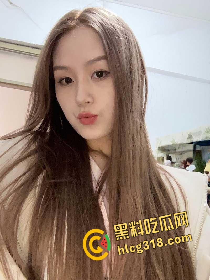 推特童颜美乳【为主而生】，清纯校园嫩妹，没想到有一对大奶子，翘臀被各种姿势无套内射！-3