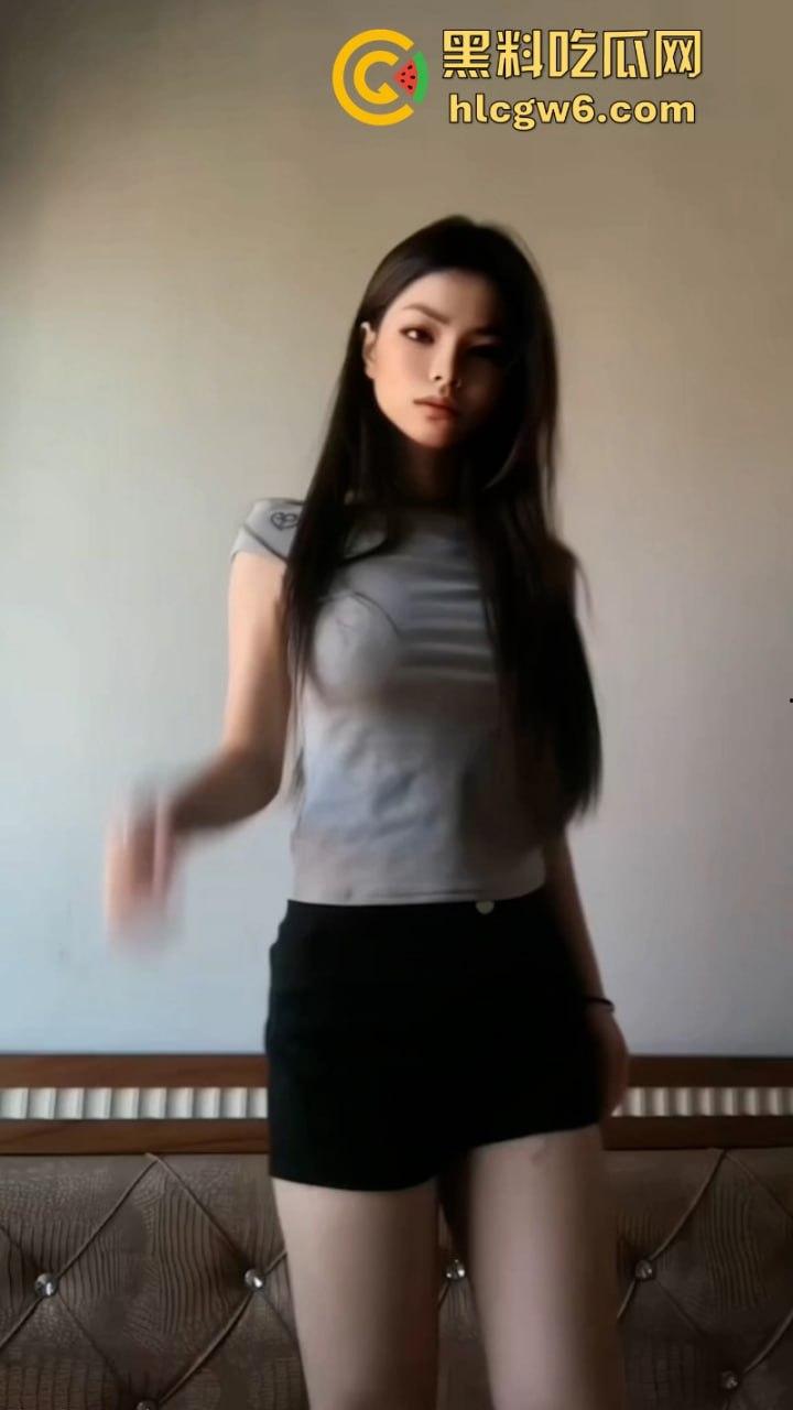 私房独家定制极品身材福利姬【安慕曦】最新作品 大尺度无特效露脸裸舞 值得推荐!-3