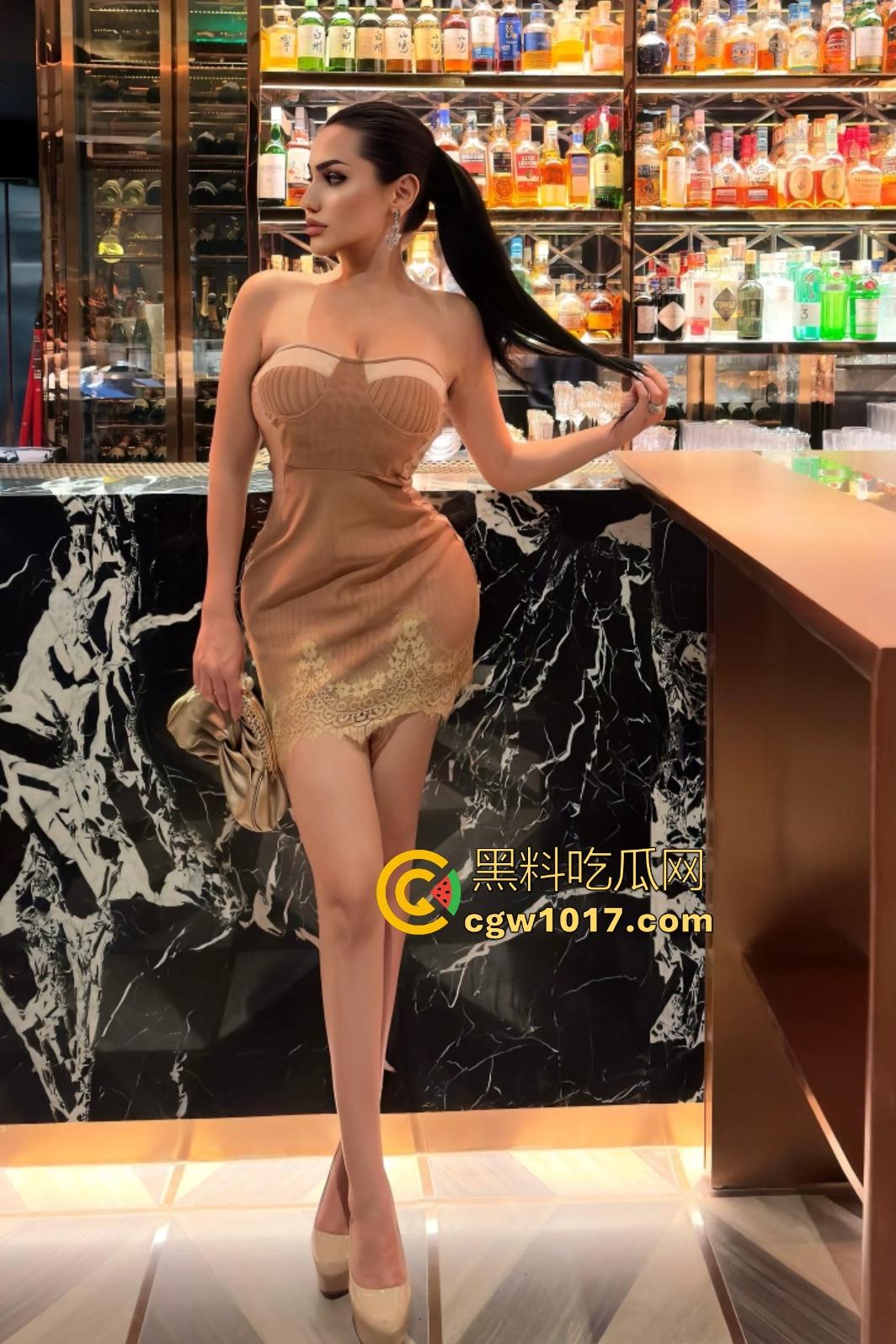 金发熟女Lily过生日,男友礼物就是精液!疯狂舔食狂喷一脸,皮肤保养的非常好,估计经常被精液滋润脸部!-1