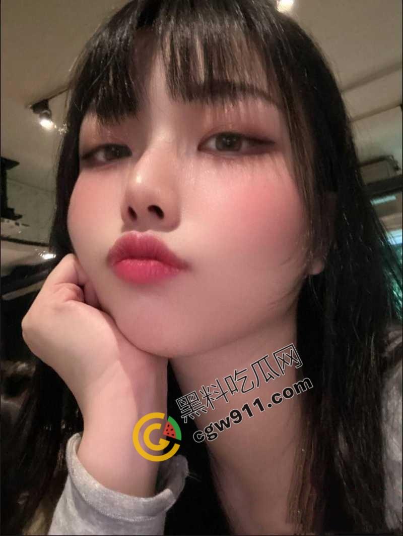 锡林浩特市90后巨乳骚货【王美丽】为帅哥网红大胆挥霍600万,骚逼身材火辣被疯狂抽插视频震惊全网-1