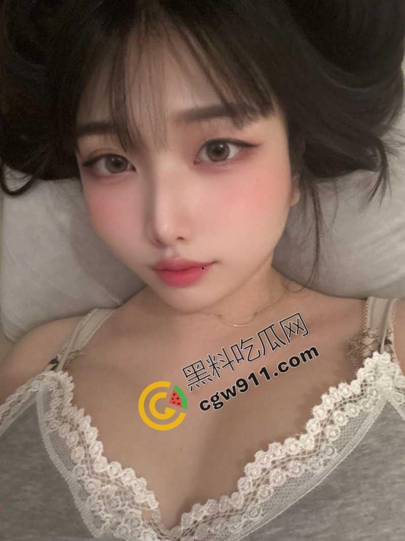 锡林浩特市90后巨乳骚货【王美丽】为帅哥网红大胆挥霍600万,骚逼身材火辣被疯狂抽插视频震惊全网-2