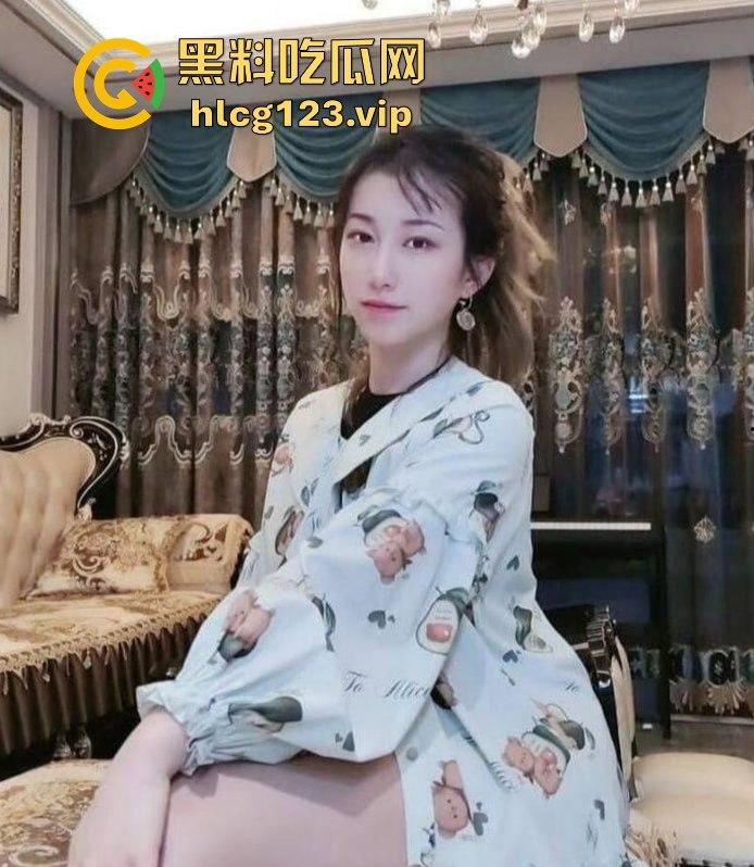 北京市西城区少妇【张雪】私拍流出！肥臀掰开无毛虎逼一览无遗，疯狂抽插淫叫连连！-7