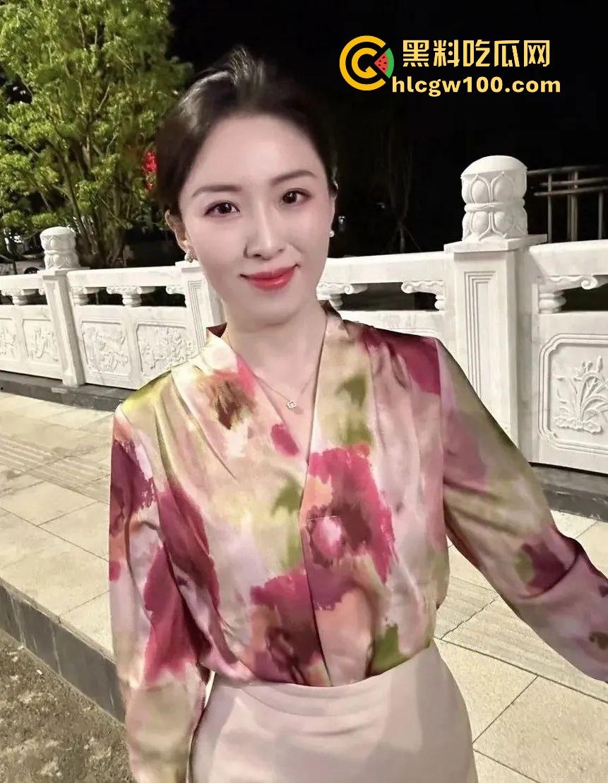 公园野战骚翻天,大姐饥渴难耐还想硬操,奈何大哥小弟弟趴着装死抢救无果,力不从心的尴尬看得人笑尿!-1