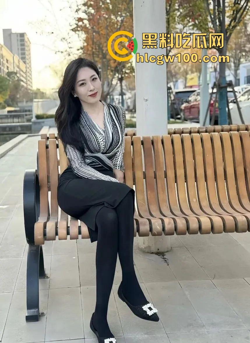 公园野战骚翻天,大姐饥渴难耐还想硬操,奈何大哥小弟弟趴着装死抢救无果,力不从心的尴尬看得人笑尿!-3