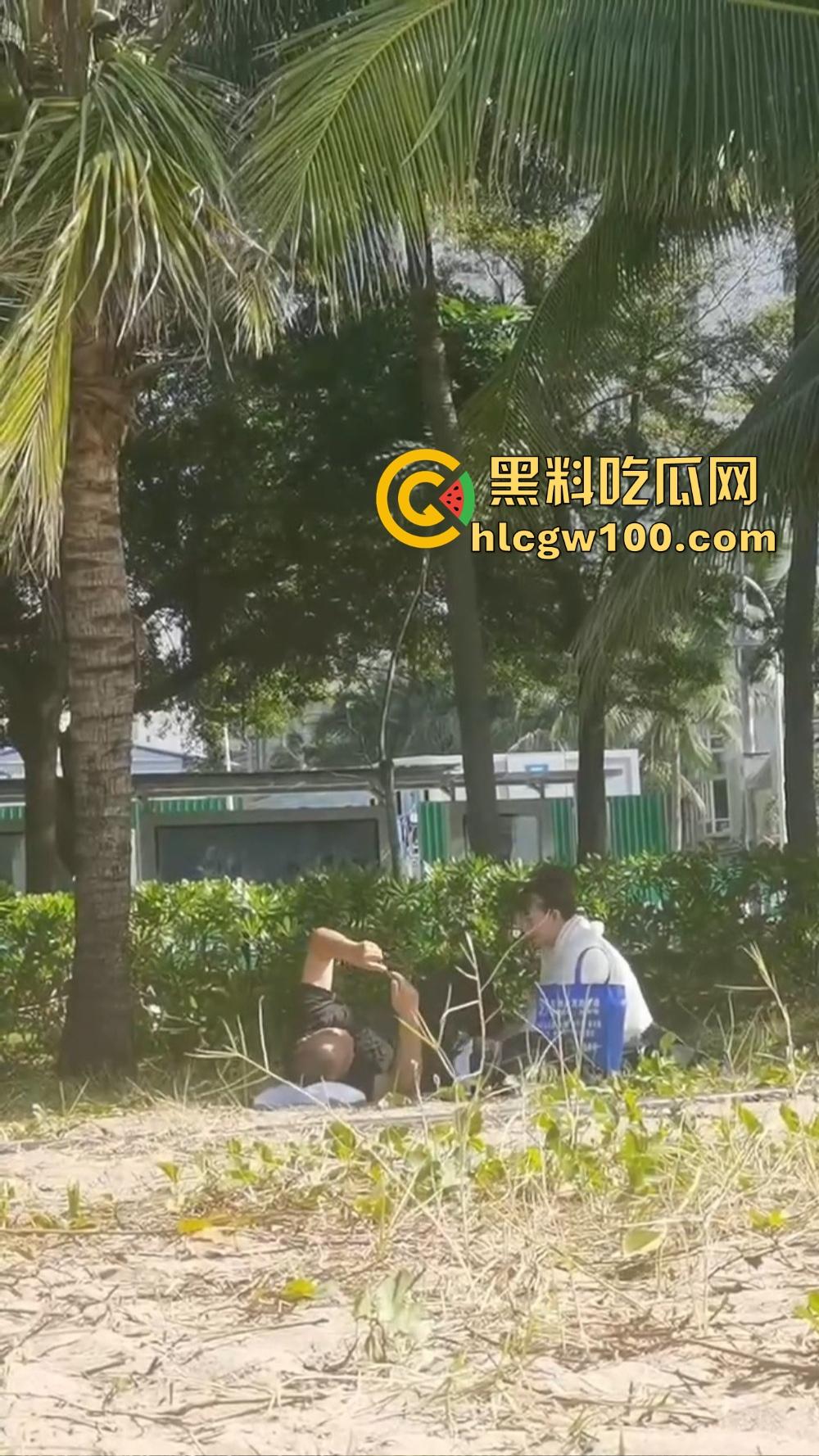 公园野战骚翻天,大姐饥渴难耐还想硬操,奈何大哥小弟弟趴着装死抢救无果,力不从心的尴尬看得人笑尿!-13