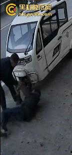 江西樟树大桥乡逆子为了房产打父亲,天理难容!孙子看到监控曝光畜生父亲。-4