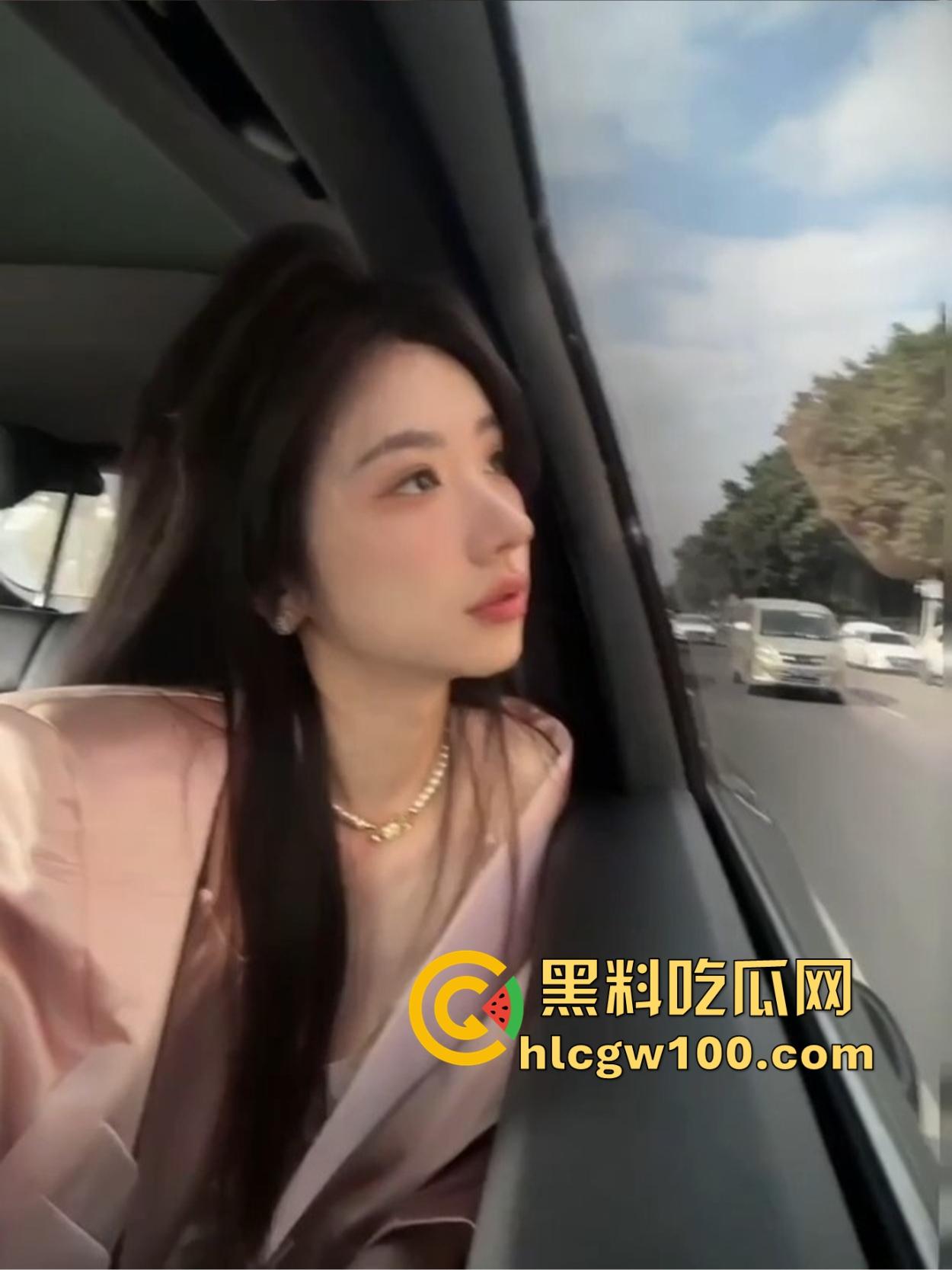 太原绿帽大神约炮单男共享骚妻玩3P,大奶翘臀极品身材被两男操到崩溃,口爆夹击全程高能,绝对是义父操作!-6