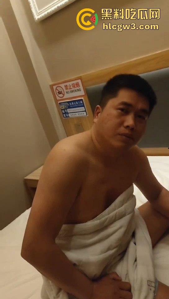 瓜友爆料山东狼友,洗澡脱光还没上钟就被老婆抓,这钱退不退?老婆说饭都吃不上了你还跑出来浪!-6