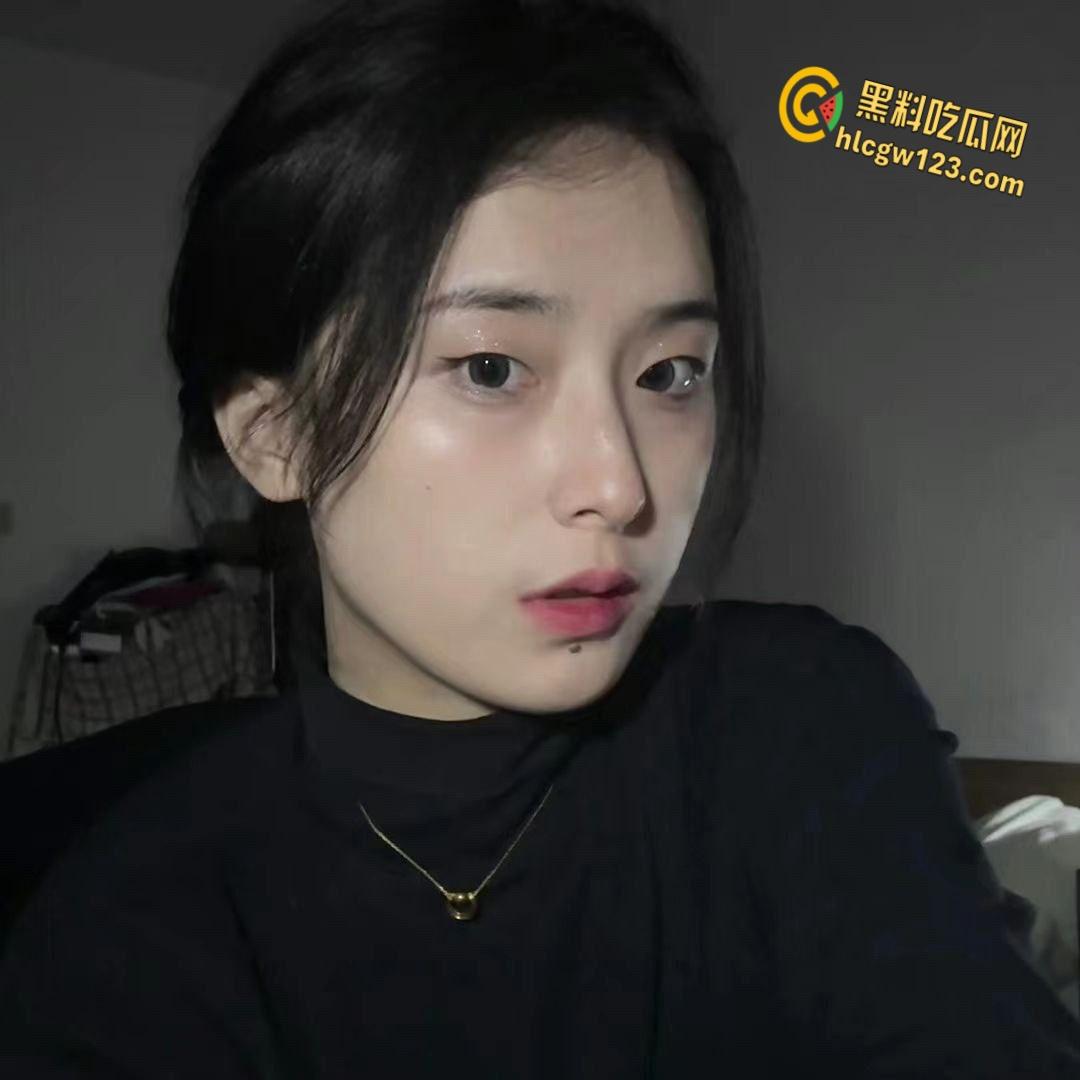 湘潭舞蹈生反差婊【沈溪】,清纯少女变土豪专属骚母狗,深喉内射最后还会唆干净筷子 !-1